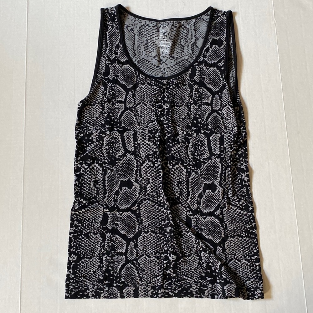 Black patterned top